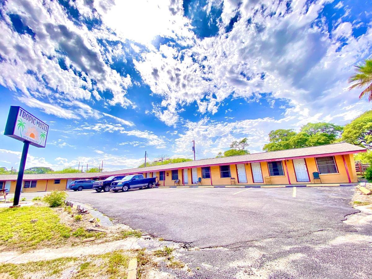 Tropic Motel Aransas Pass Exterior photo