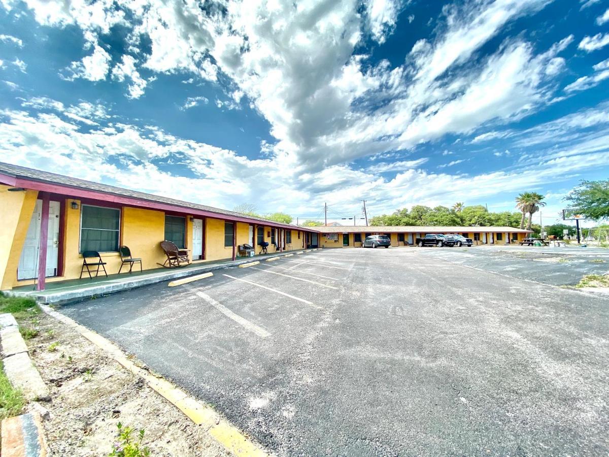 Tropic Motel Aransas Pass Exterior photo