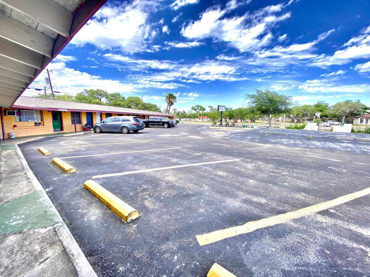 Tropic Motel Aransas Pass Exterior photo