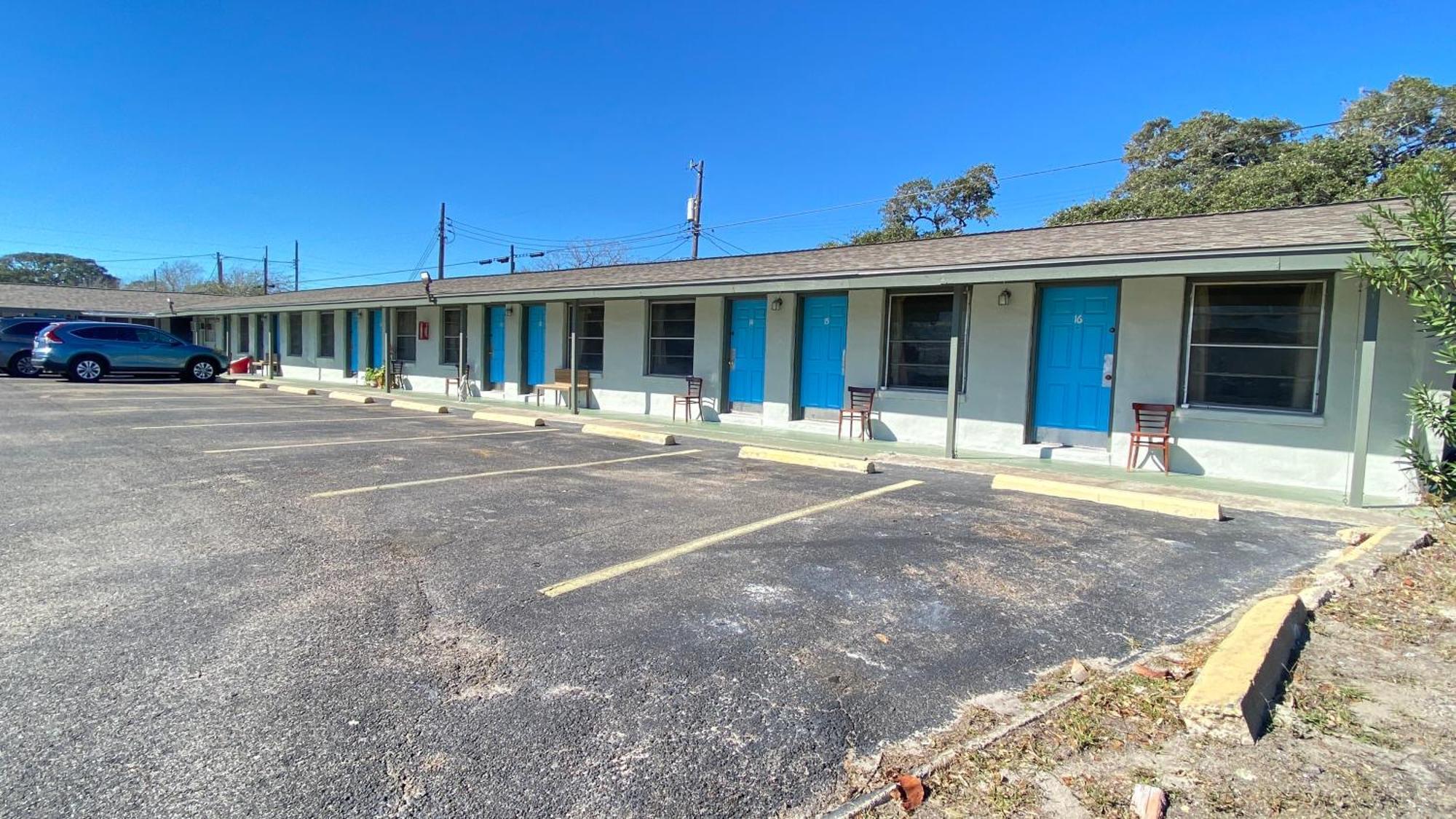 Tropic Motel Aransas Pass Exterior photo